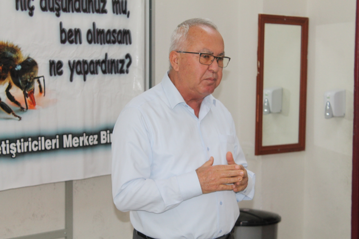 TAB Başkanı Şahin, öğrencilere 'Arıların önemi ve ürünlerini' anlattı