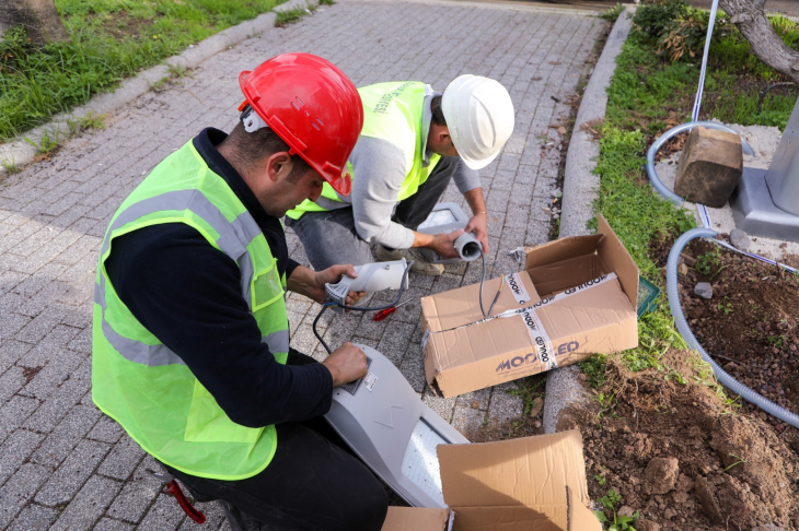 Turgutreis Kıyı Şeridine Yeni Aydınlatma Direkleri