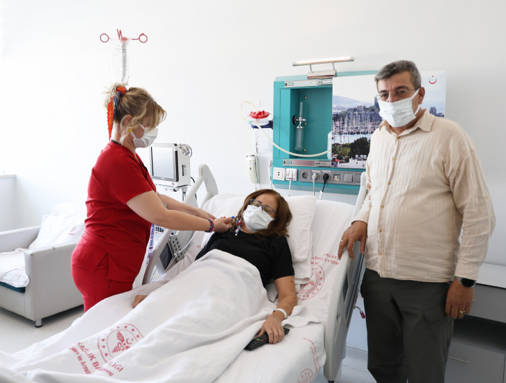 28 yıl önce sevgisini, şimdi de böbreğini verdi