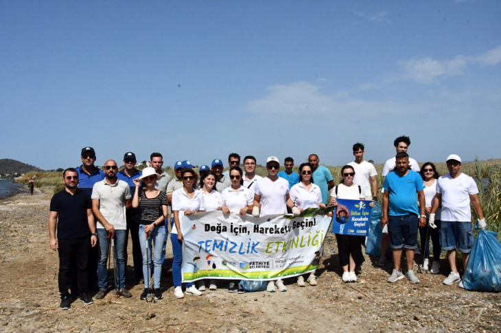 Kuş Cenneti ve Ördek Adası etrafında temizlik çalışması yapıldı