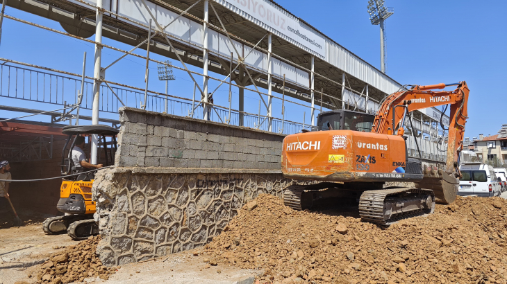 Müdür Yiğit, '2024-2025 sezonunda betonarme tribünü kapalı olacak'